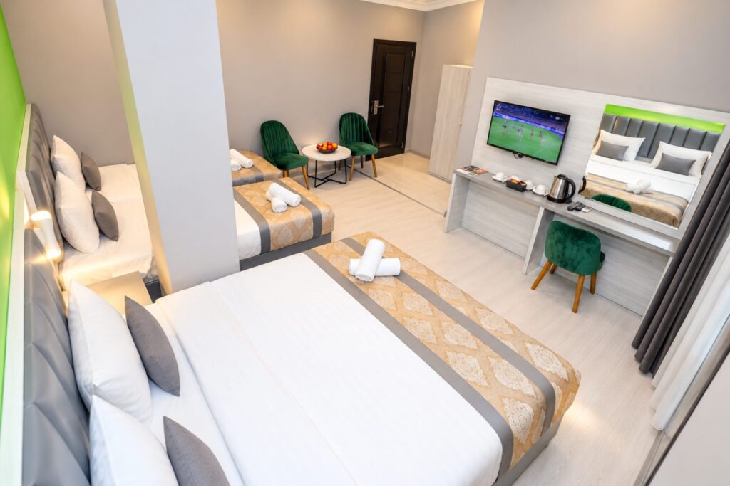 Quadruple room, desk side