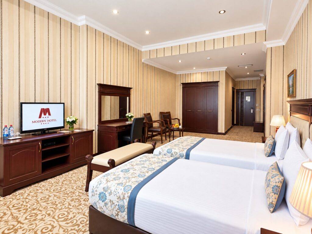 Double or twin room, twin beds and desk